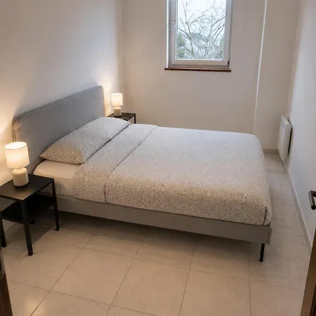 Gohyssart 51b 2 Bruxelles-charleroi-airport Шарлеруа